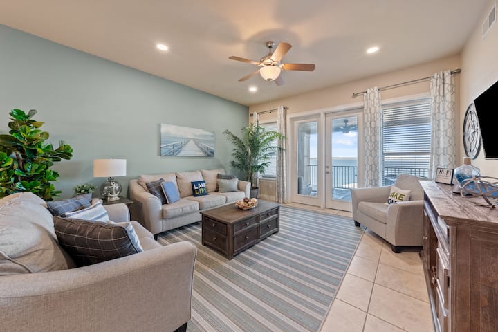 Waterfront Retreat With Sunrise Views & Pool - Horseshoe Bay, TX
