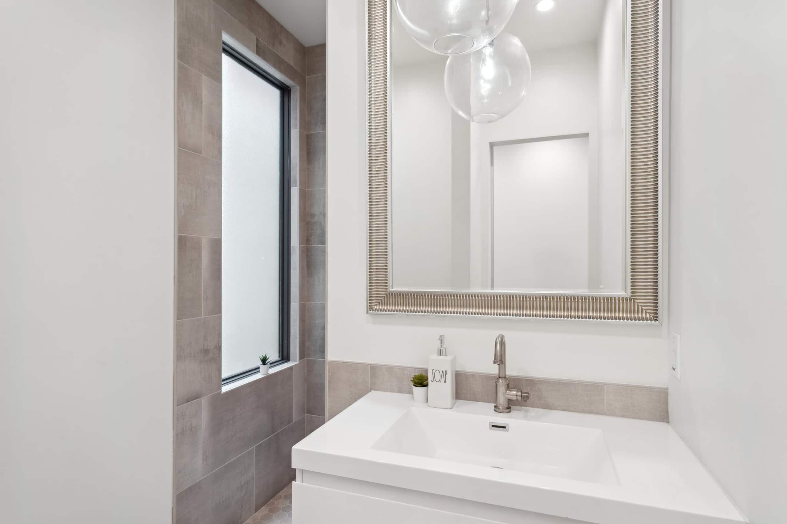 Home in San Francisco · ★4.95 · 2 bedrooms · 2 beds · 3.5 baths - Image 56