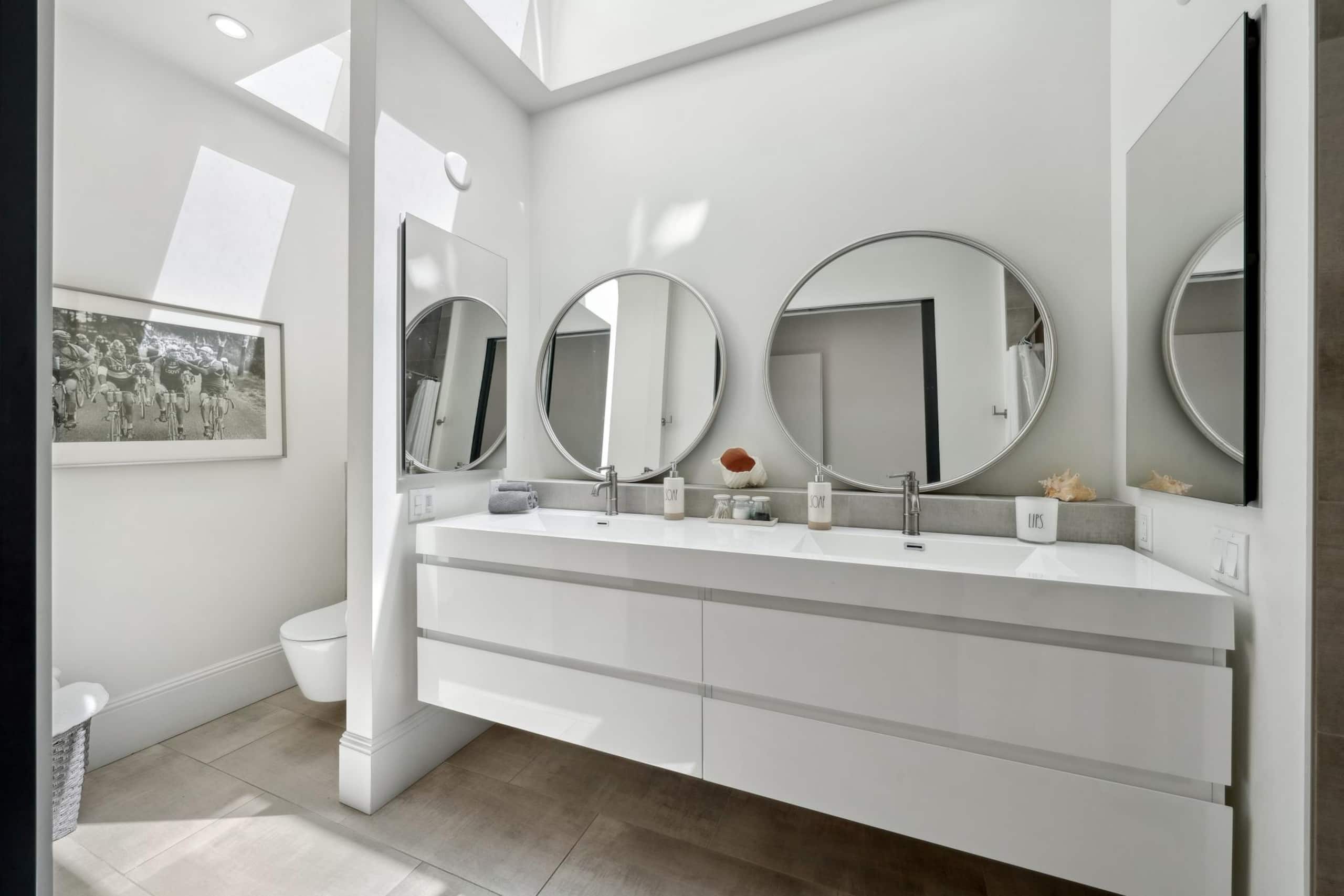 Home in San Francisco · ★4.95 · 2 bedrooms · 2 beds · 3.5 baths - Image 45
