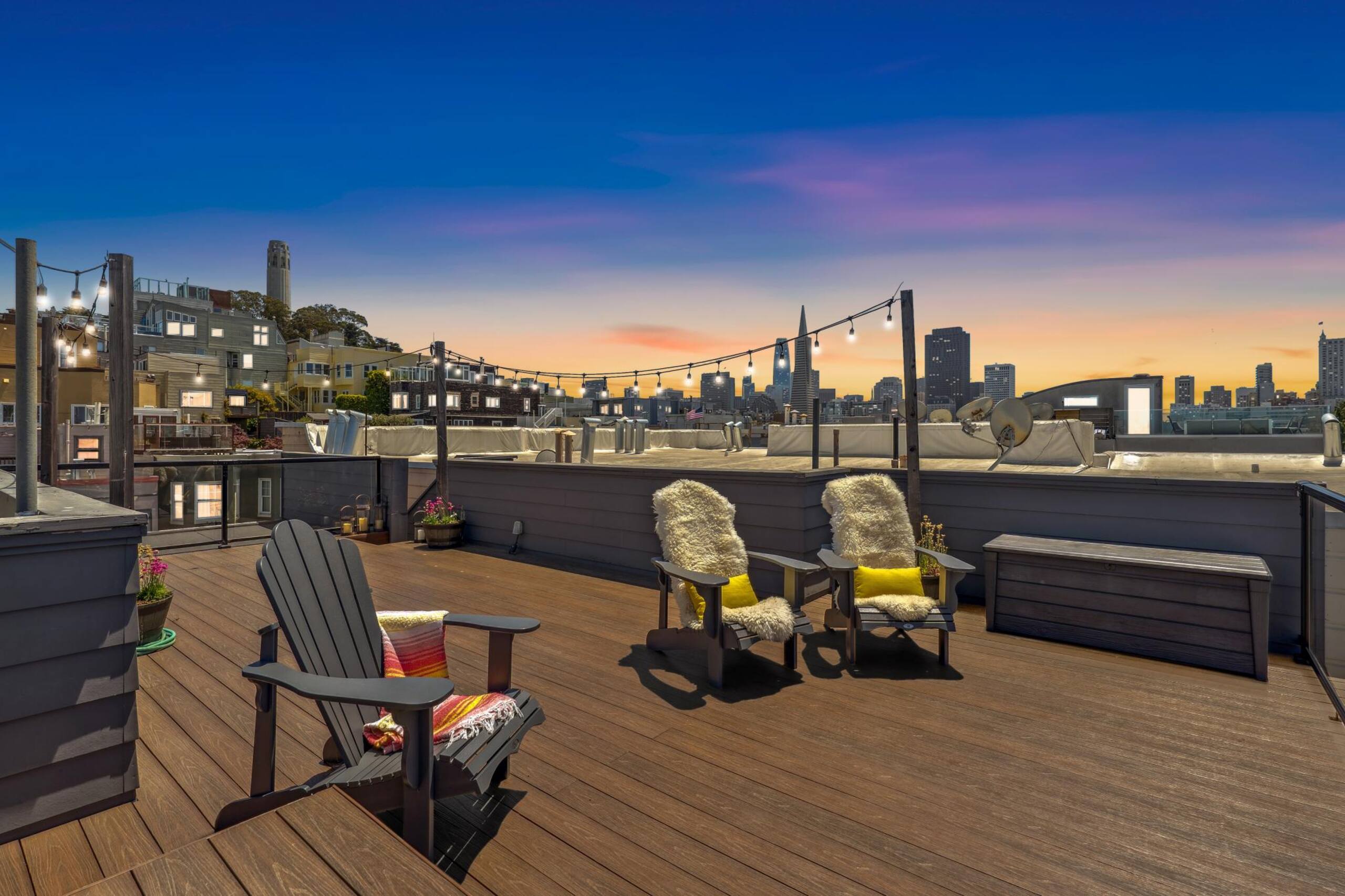 Home in San Francisco · ★4.95 · 2 bedrooms · 2 beds · 3.5 baths - Image 67