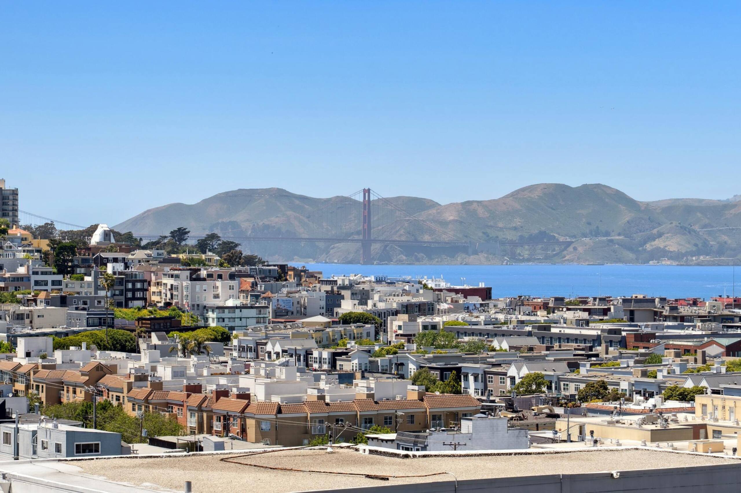 Home in San Francisco · ★4.95 · 2 bedrooms · 2 beds · 3.5 baths - Image 57