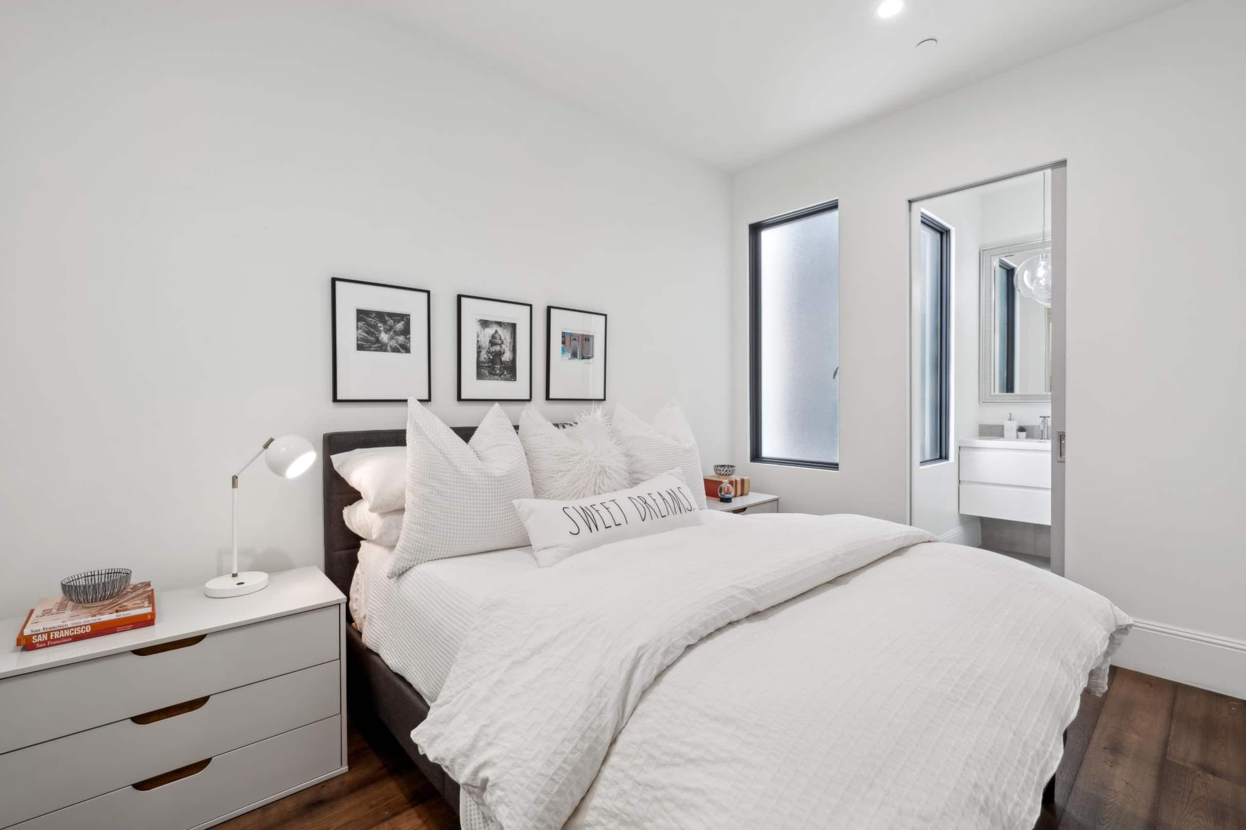 Home in San Francisco · ★4.95 · 2 bedrooms · 2 beds · 3.5 baths - Image 51