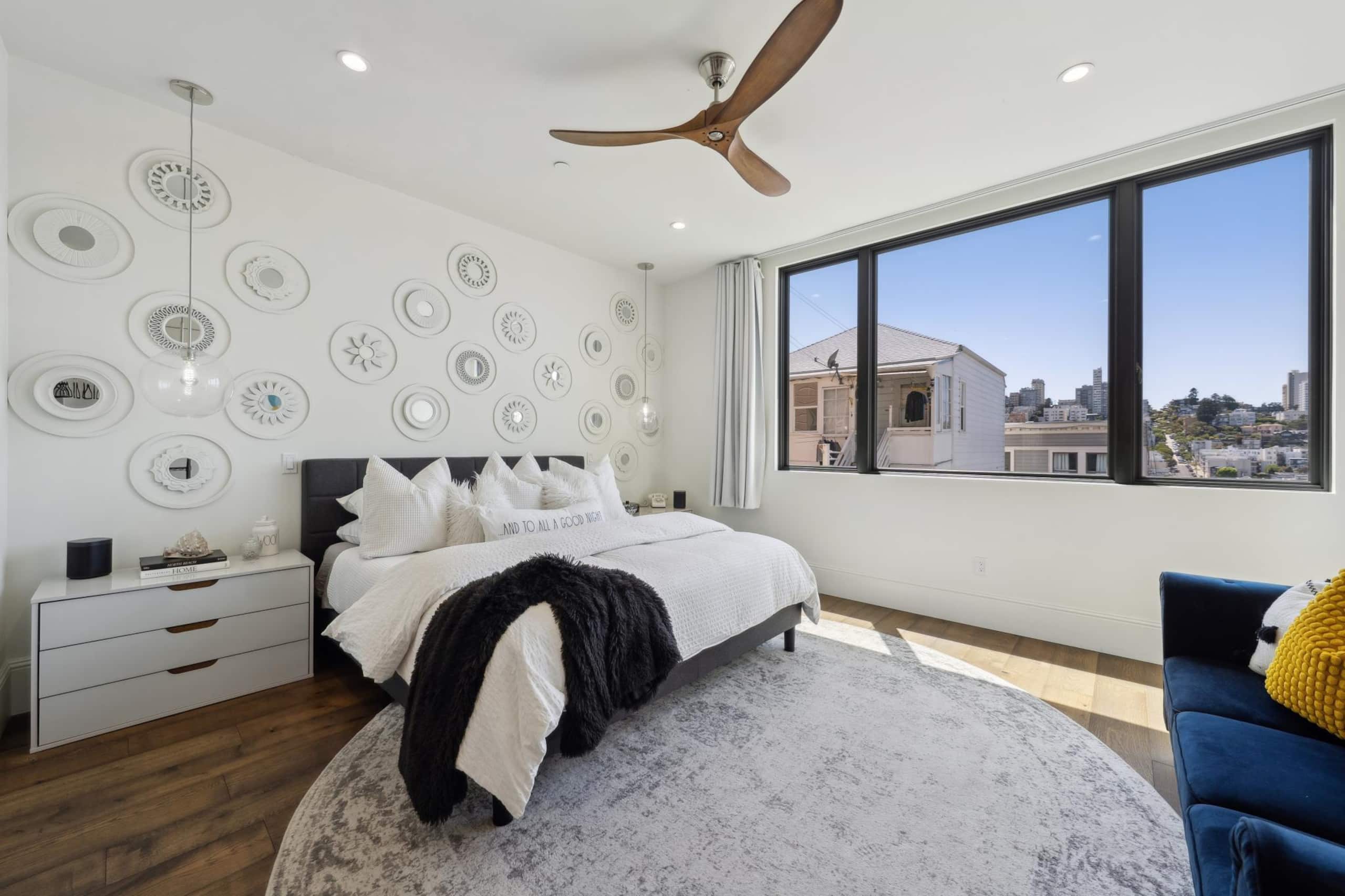 Home in San Francisco · ★4.95 · 2 bedrooms · 2 beds · 3.5 baths - Image 44