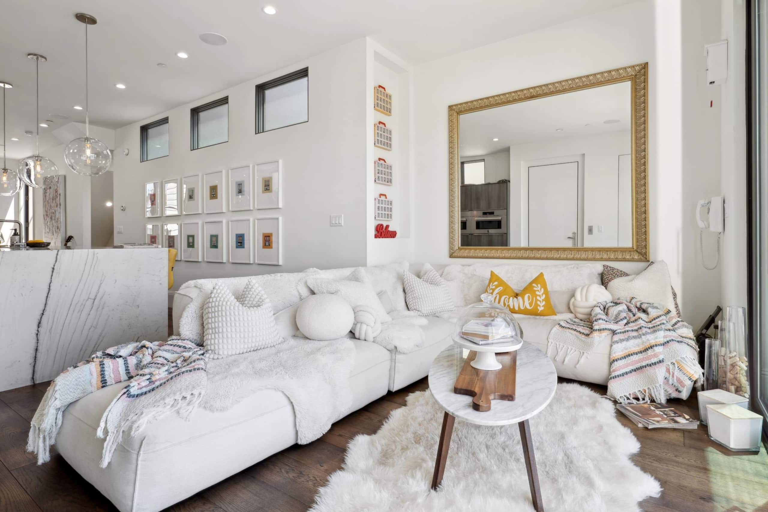 Home in San Francisco · ★4.95 · 2 bedrooms · 2 beds · 3.5 baths - Image 3