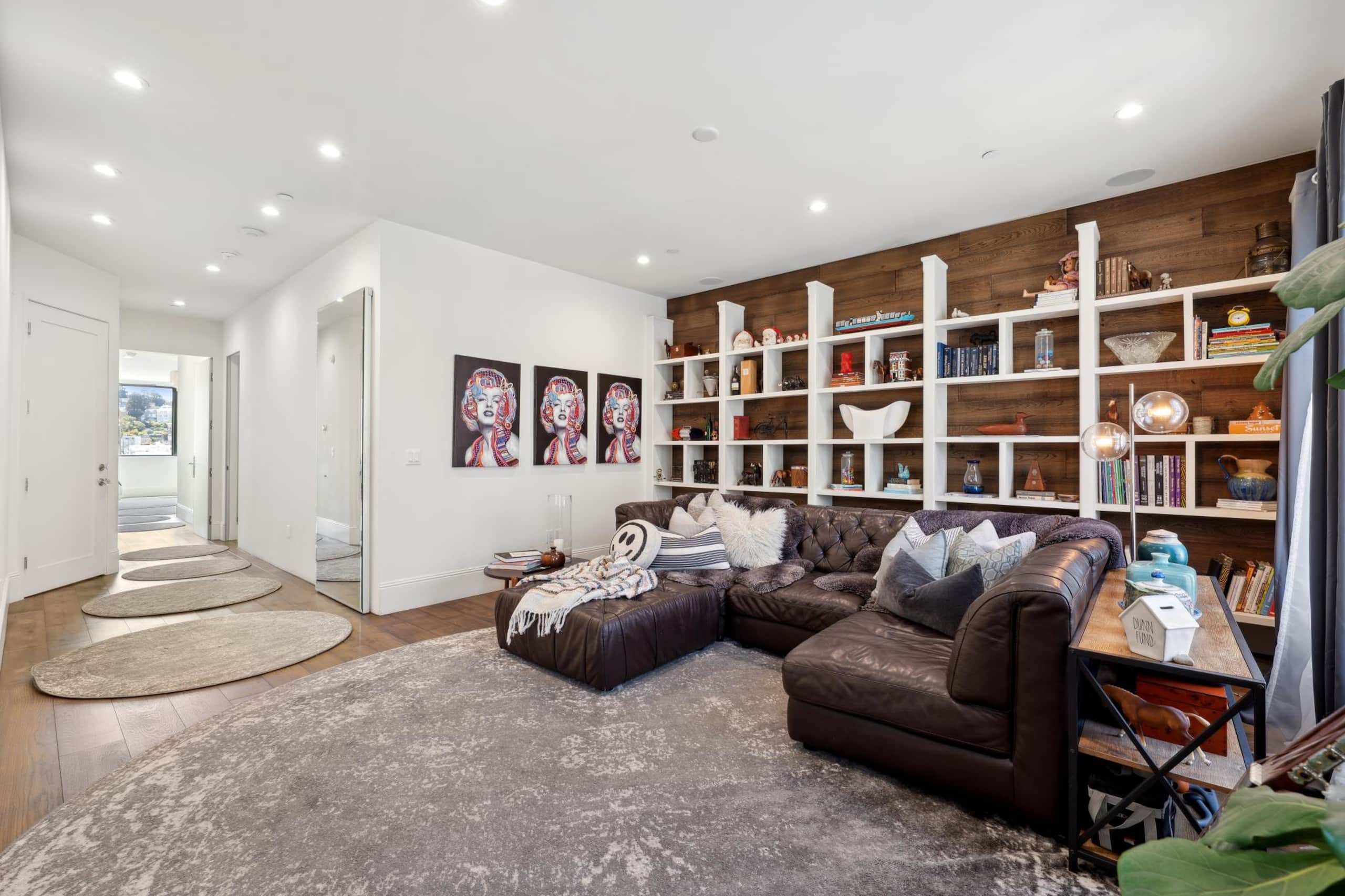 Home in San Francisco · ★4.95 · 2 bedrooms · 2 beds · 3.5 baths - Image 8