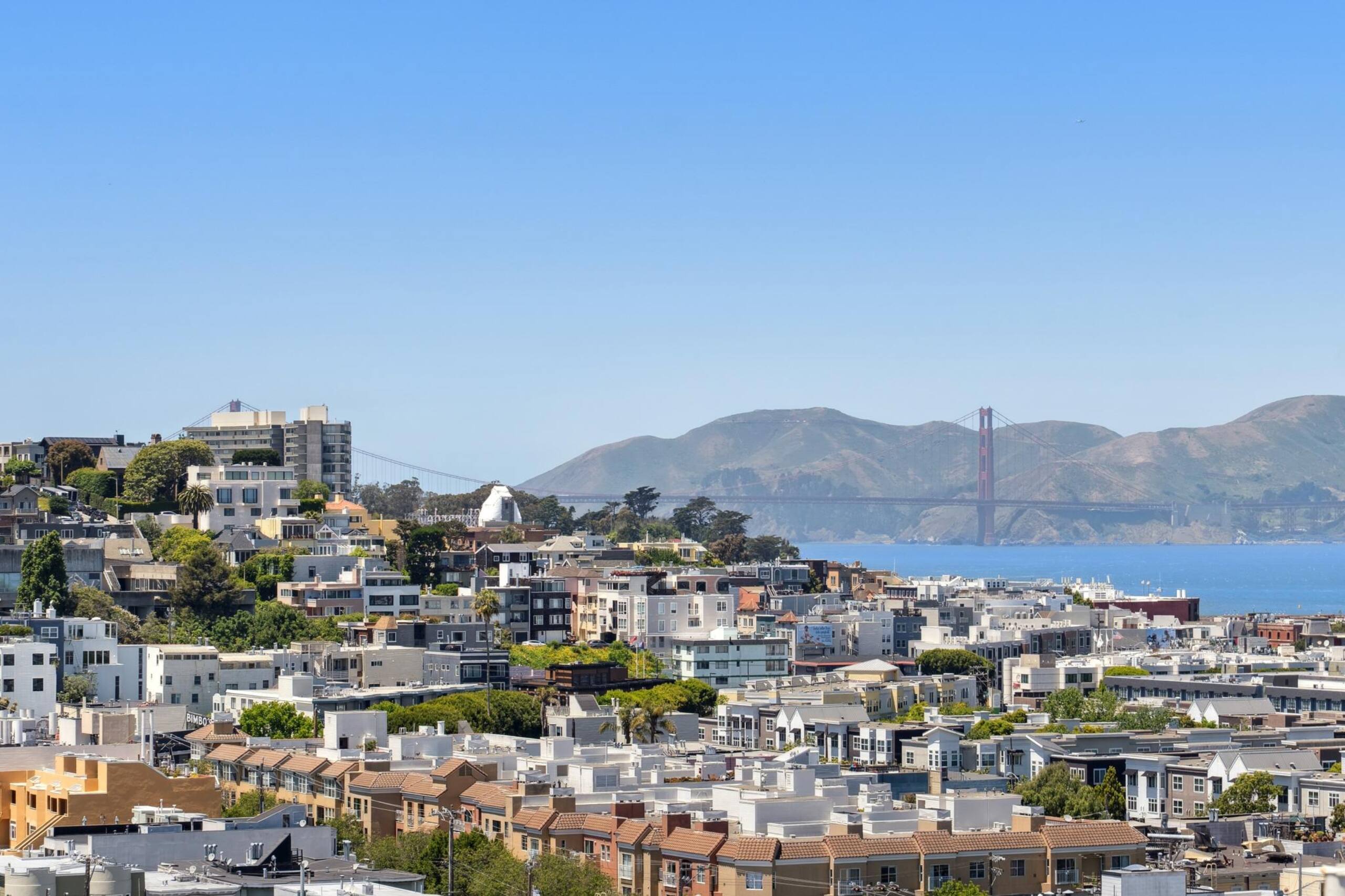 Home in San Francisco · ★4.95 · 2 bedrooms · 2 beds · 3.5 baths - Image 82