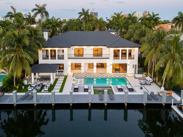 Waterfront Luxury Villa