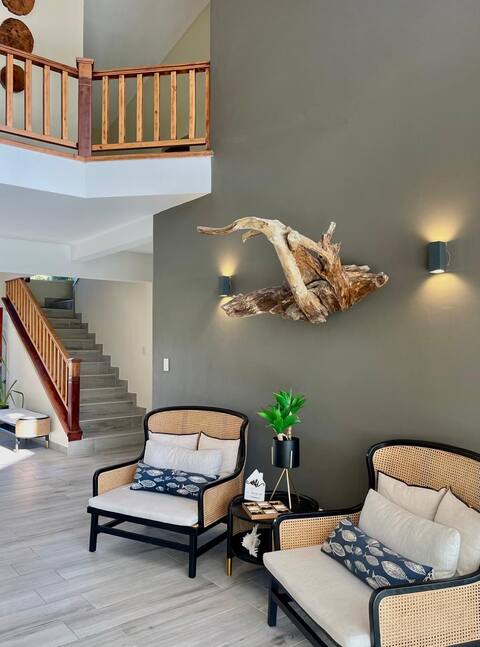 Terramar, luxurious oceanfront villa shore of the sun