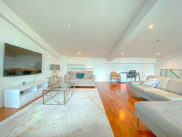 Spacious 2 bedroom in Canary Warf – River view