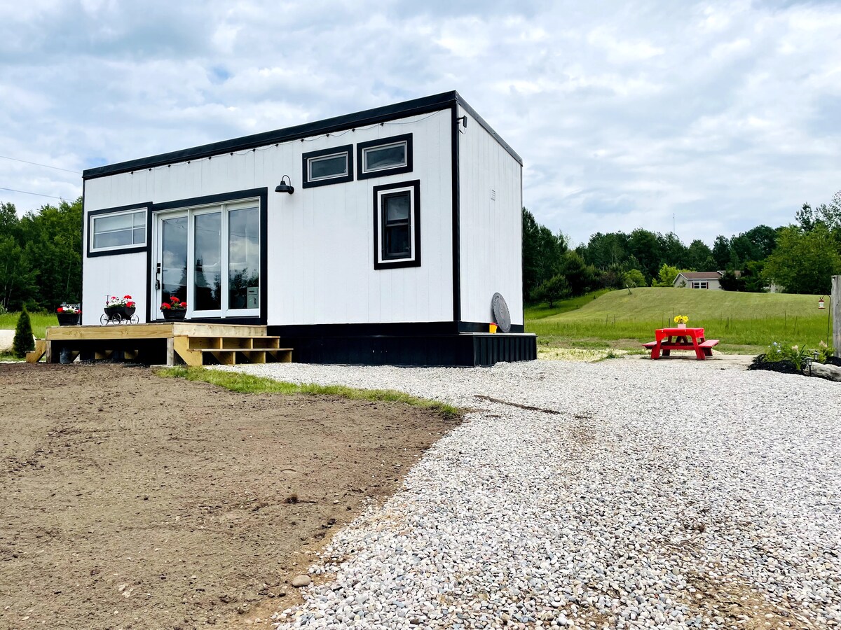 Tiny Home 5 min. to Boyne Mountain Tiny houses for Rent in Boyne