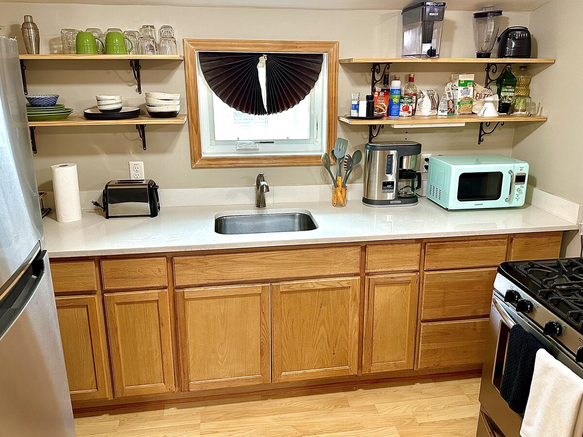 Festival & F1 Ready • Modern Loft • Free Parking