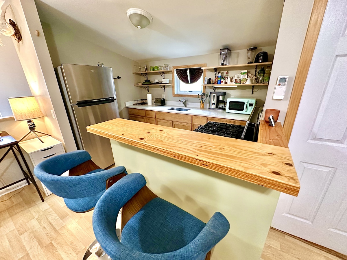 Festival & F1 Ready • Modern Loft • Free Parking