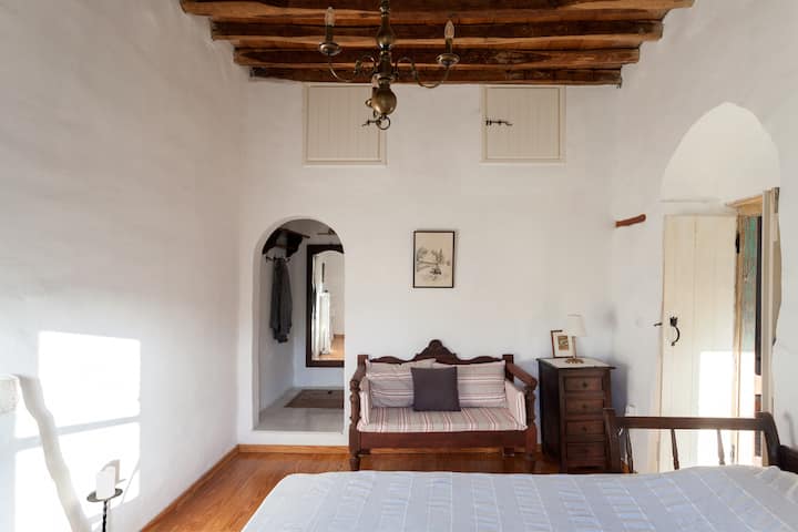 Kambones 1615 ΗIstoric Venetian Home - Naxos