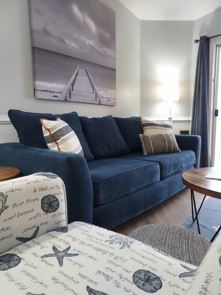 Prop up your feet, relax & watch TV, play a game or just sit back and take in the view! The sofa opens to a queen sleeper with an upgraded gel mattress.