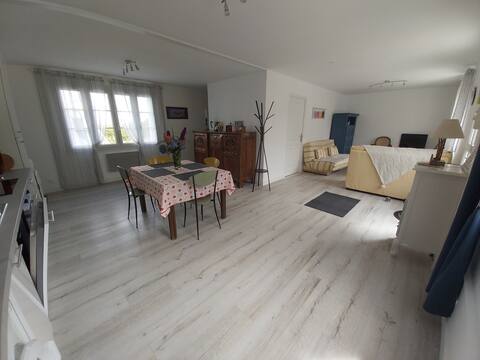 Popular Airbnb listing: You croaz maison 4 ch 200 m mer 1.5k aberwrach in Landéda