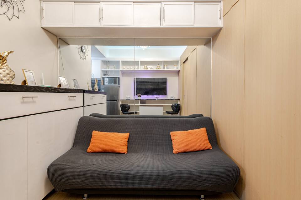 Whole Condo with Pool Great for Staycation — photo 1