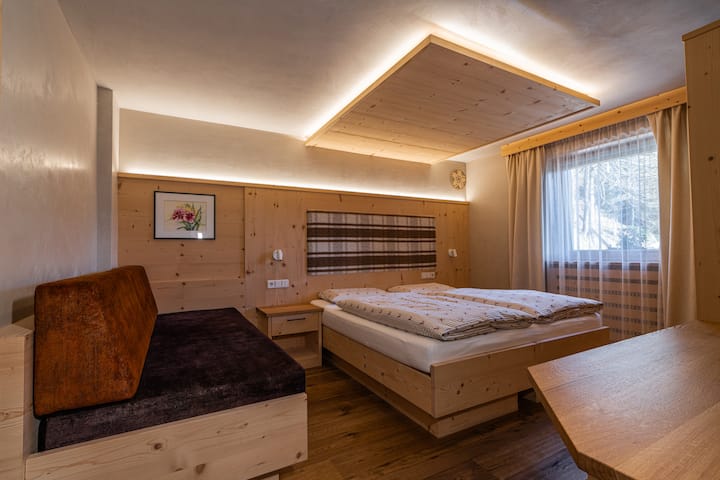 საძინებელი 1