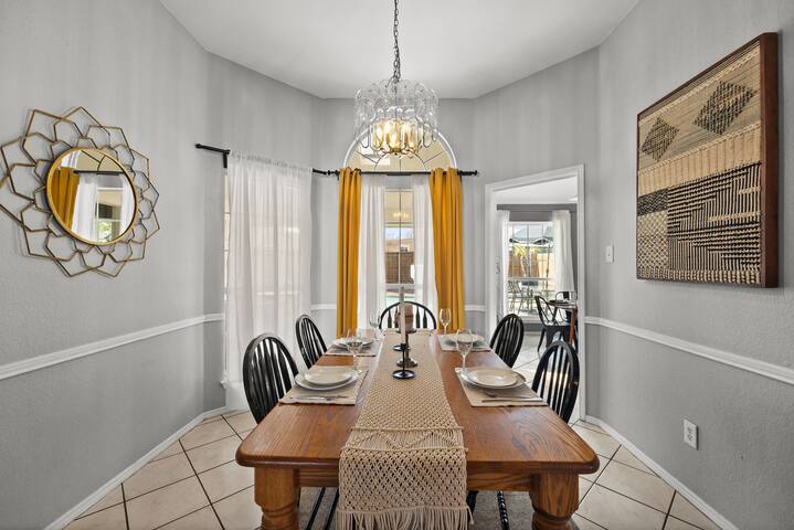 Spacious Home – 9 miles from Stockyards gallery image 5