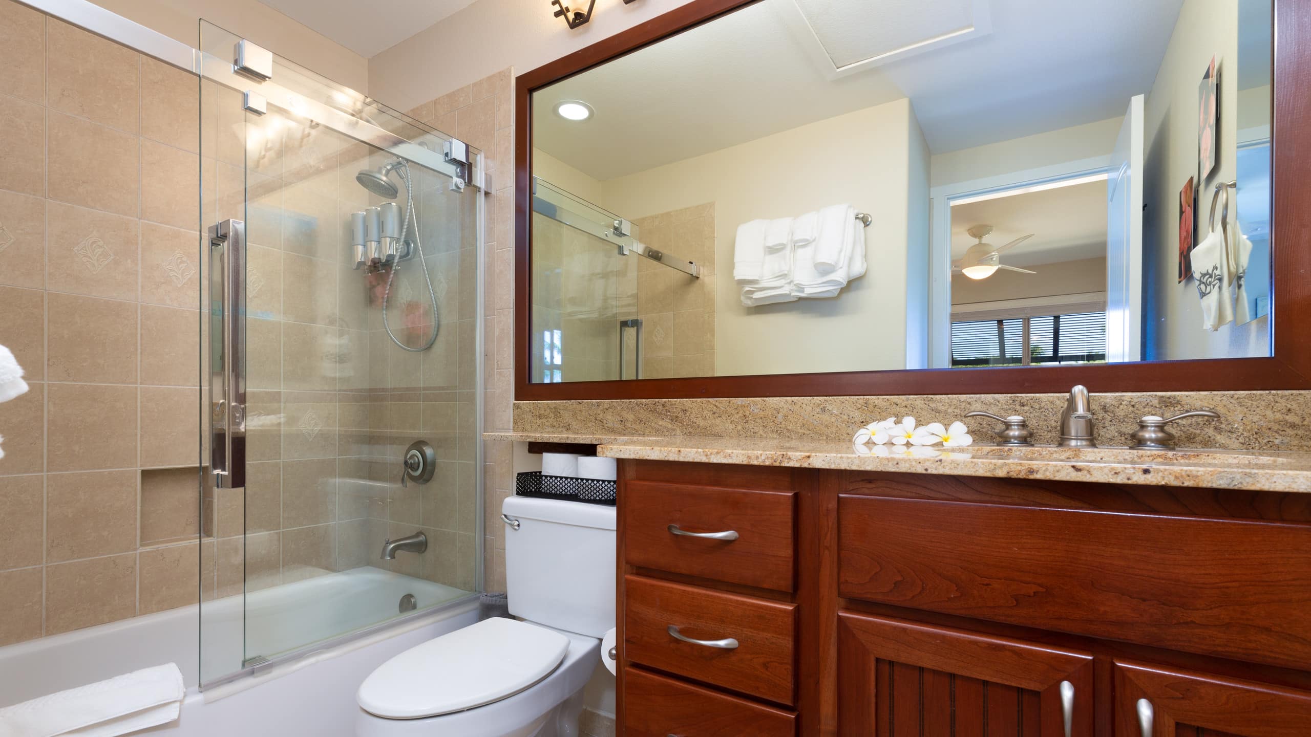 Townhouse in Waimea · ★5.0 · 3 bedrooms · 3 beds · 3 baths - Image 2