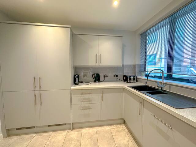 Modern 3bed 2 bathrooms, Moments from Baker Street gallery image 4