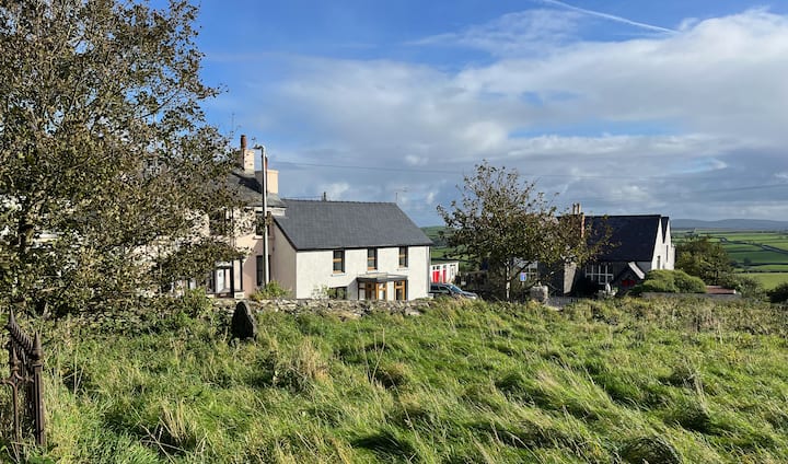 Corner House - Cosy Cottage In Pembrokeshire - Pembrokeshire