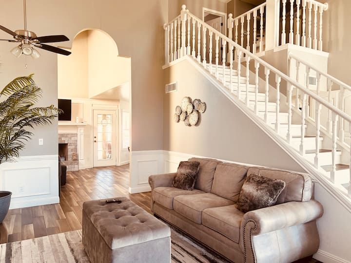 Beautiful | Pool | Bbq | Modern 3bd+sleeper/2.5bth - Gilbert, AZ