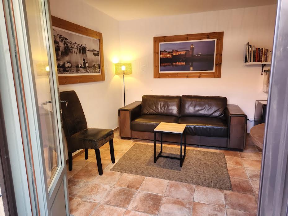 Sofa inaweza kumtoshea mtoto mmoja kulala (sentimita 165 x 55)