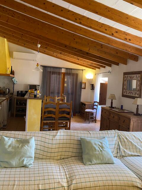 Successful Airbnb property: Beautiful apartment in a private estate in Felanich