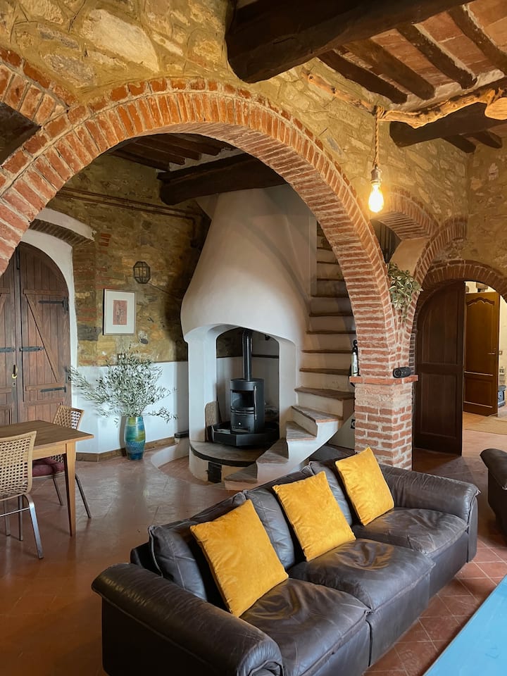 17th Century  Converted Convent  With Olive Grove - Toscânia