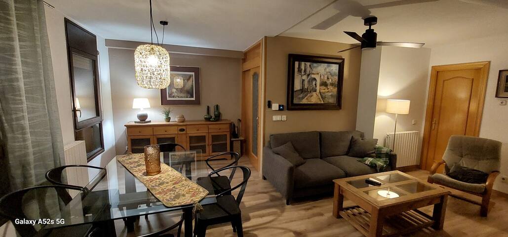 Pisos A Dias managed Airbnb listing 2