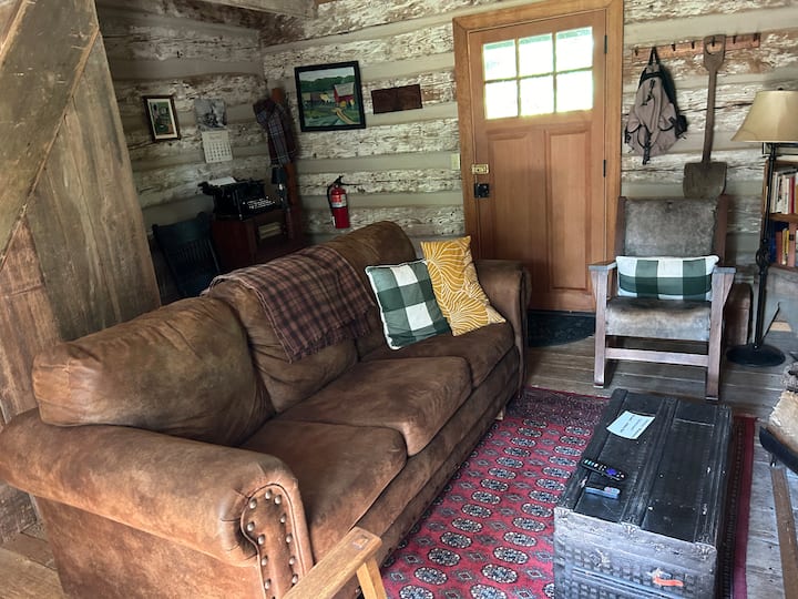 Rural, Rustic, Historic Cabin - Virginia