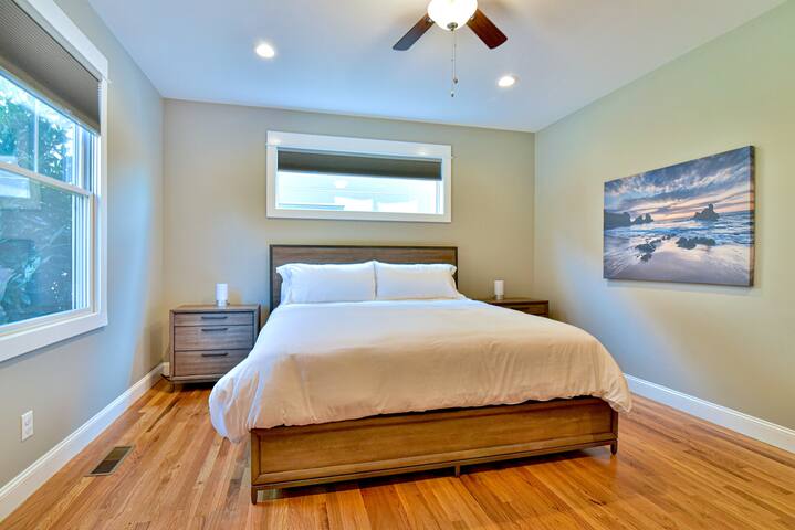 Modern Rustic Getaway with Outdoor Charm gallery image 4