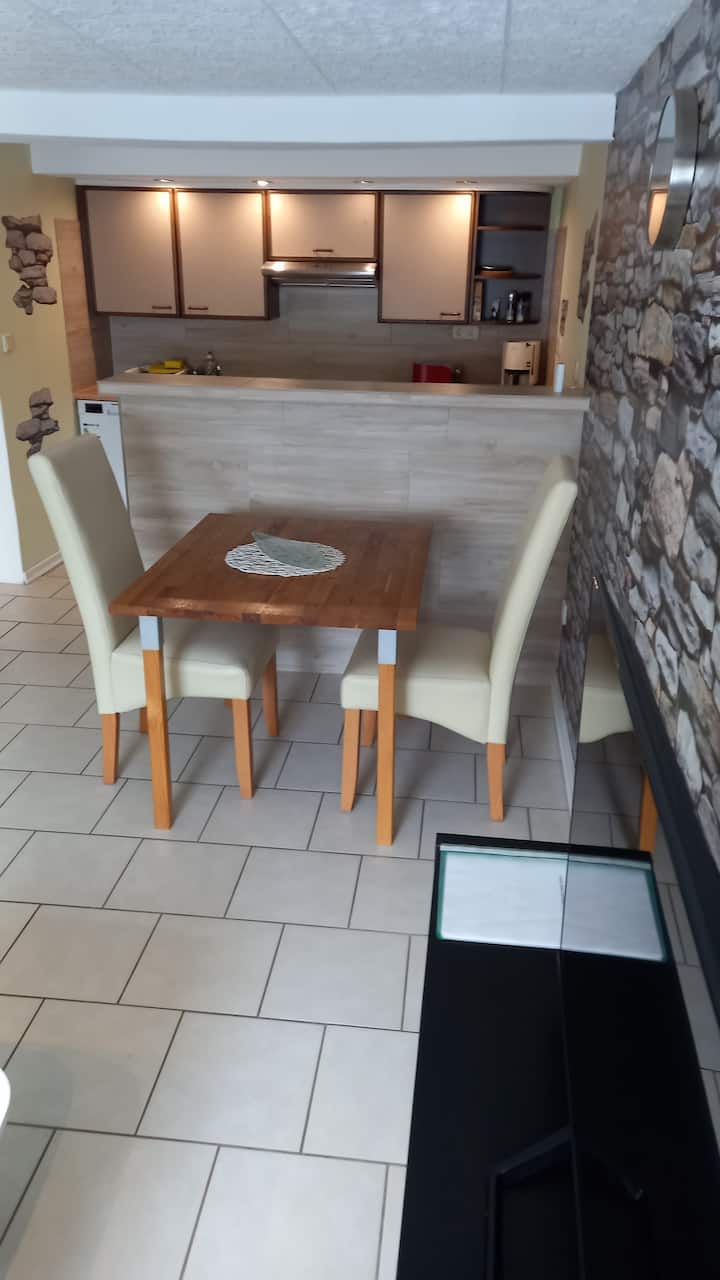 Ferienwohnung In Ruhiger Seitenstraße
Wohnung 1 - Saarland