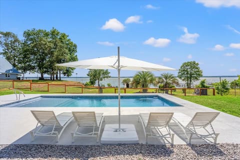 Lakefront Paradise W/Pool/hot tub/outdoor kitchen