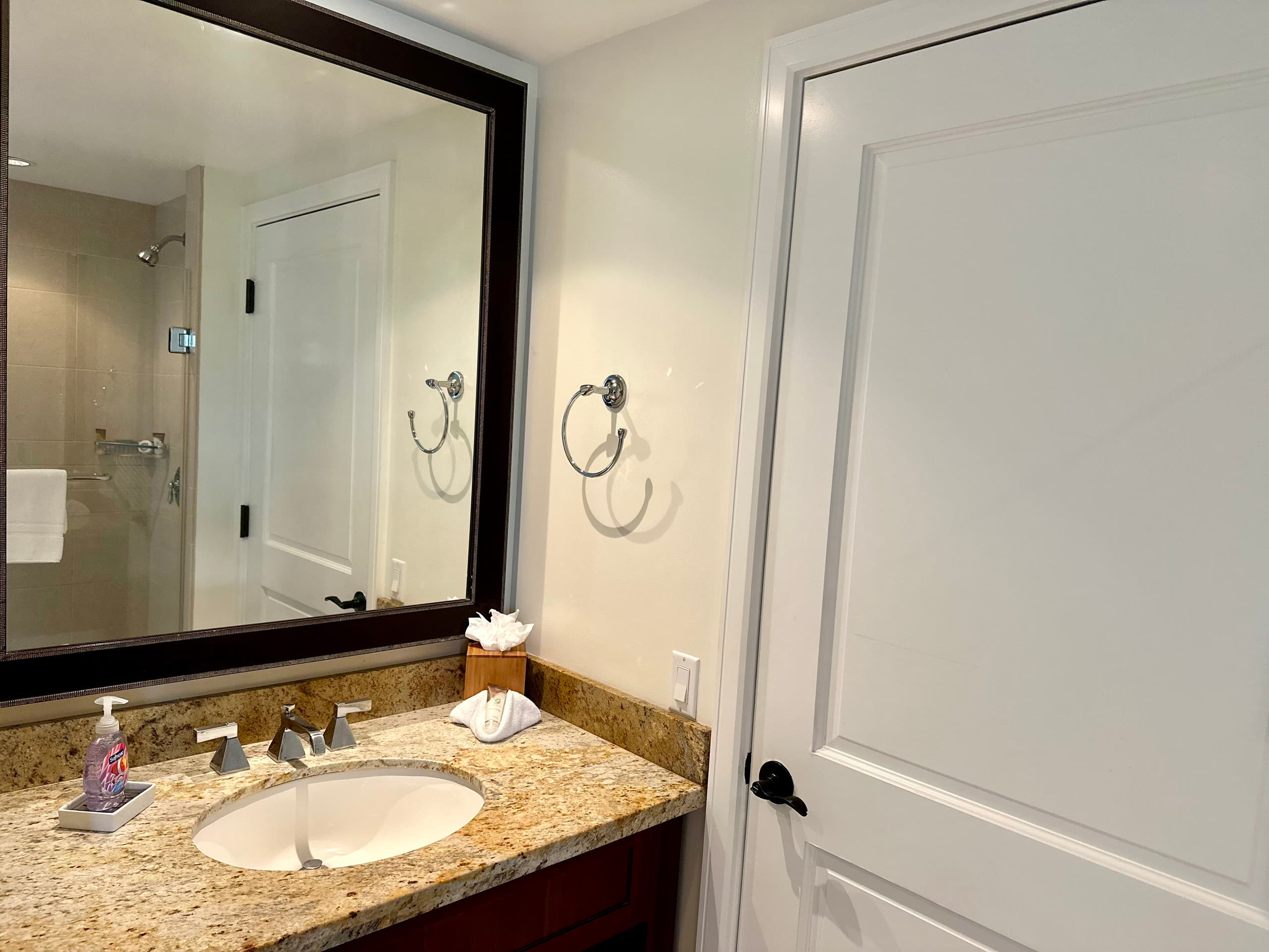 Condo in Lahaina · ★5.0 · 2 bedrooms · 3 beds · 2 baths - Image 26