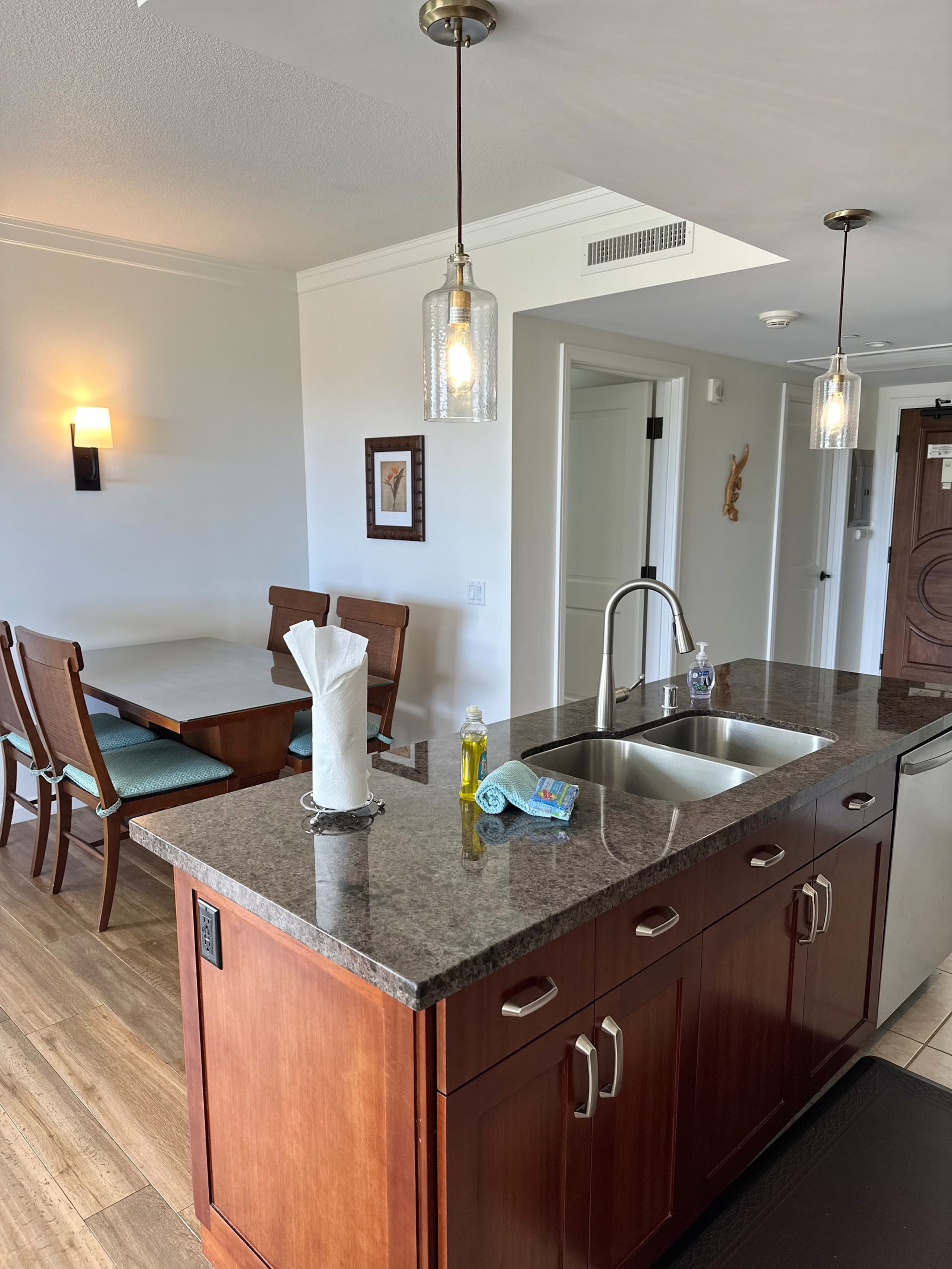 Condo in Lahaina · ★5.0 · 2 bedrooms · 3 beds · 2 baths - Image 13