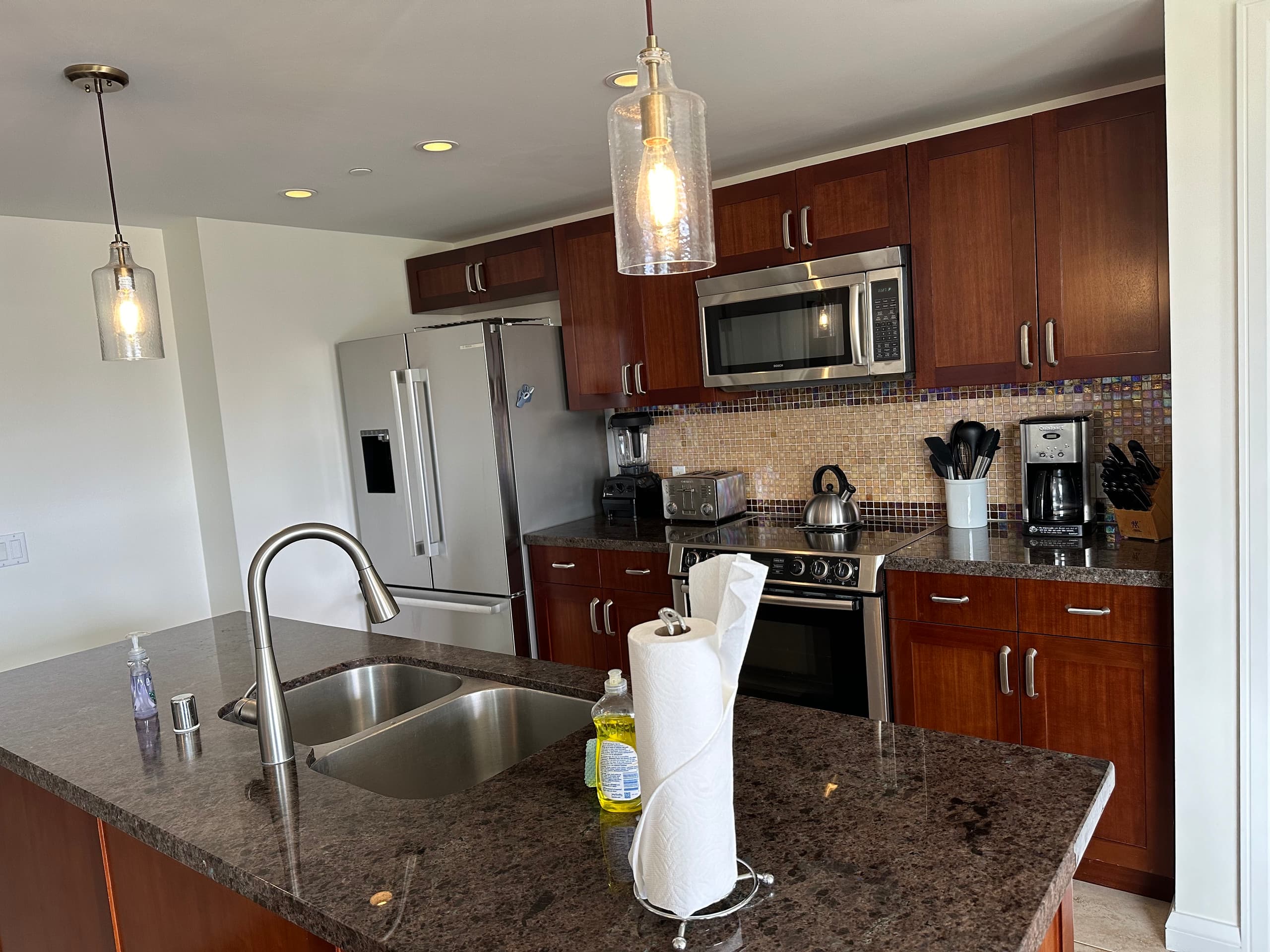 Condo in Lahaina · ★5.0 · 2 bedrooms · 3 beds · 2 baths - Image 10