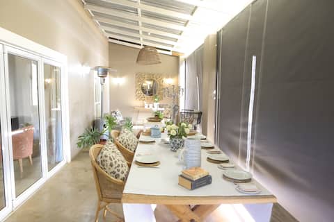 Springvale Farm Cottages: Wild Als