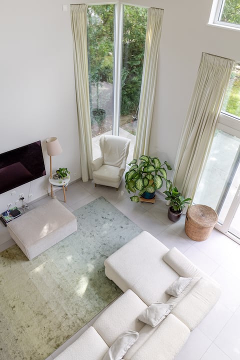 Successful Airbnb property: Villa style Bauhaus for families in Uccle Ukkel