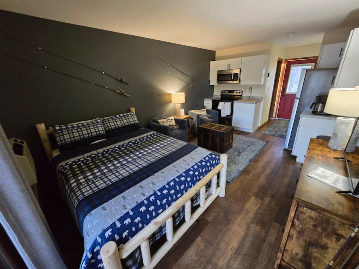 Birch Point Resort Condo 17 - Nelson Lake, Hayward - Hayward, WI