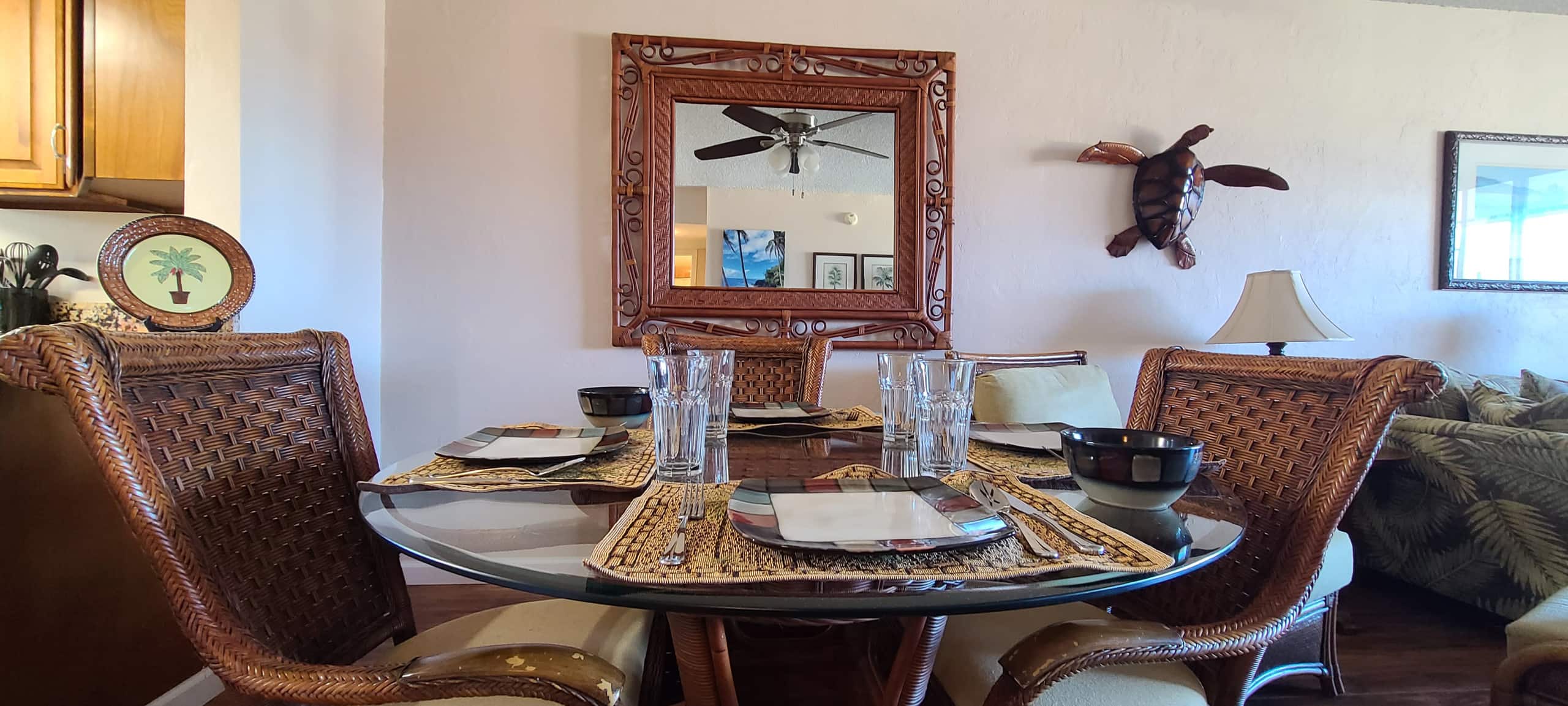 Condo in Kailua-Kona · ★4.94 · 2 bedrooms · 5 beds · 2 private baths - Image 15