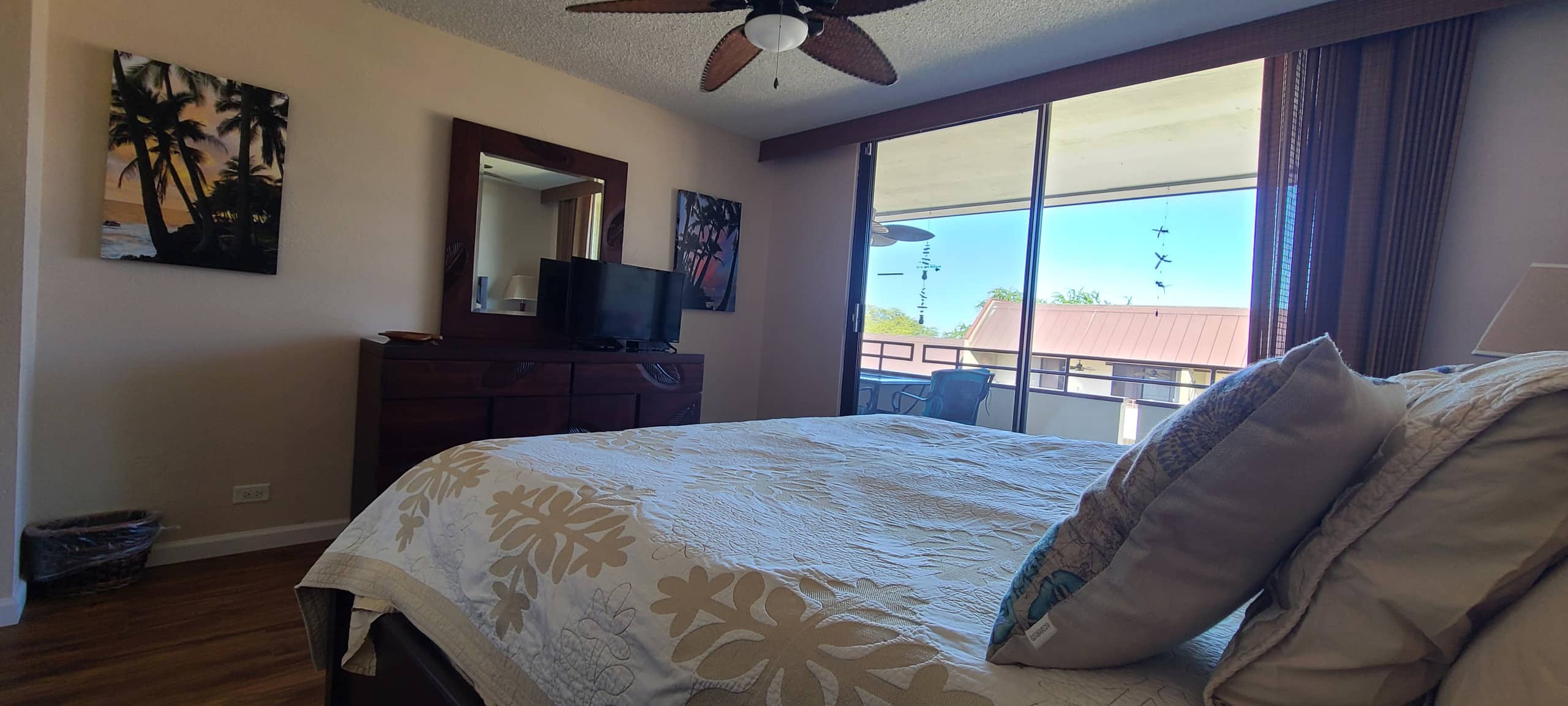 Condo in Kailua-Kona · ★4.94 · 2 bedrooms · 5 beds · 2 private baths - Image 17