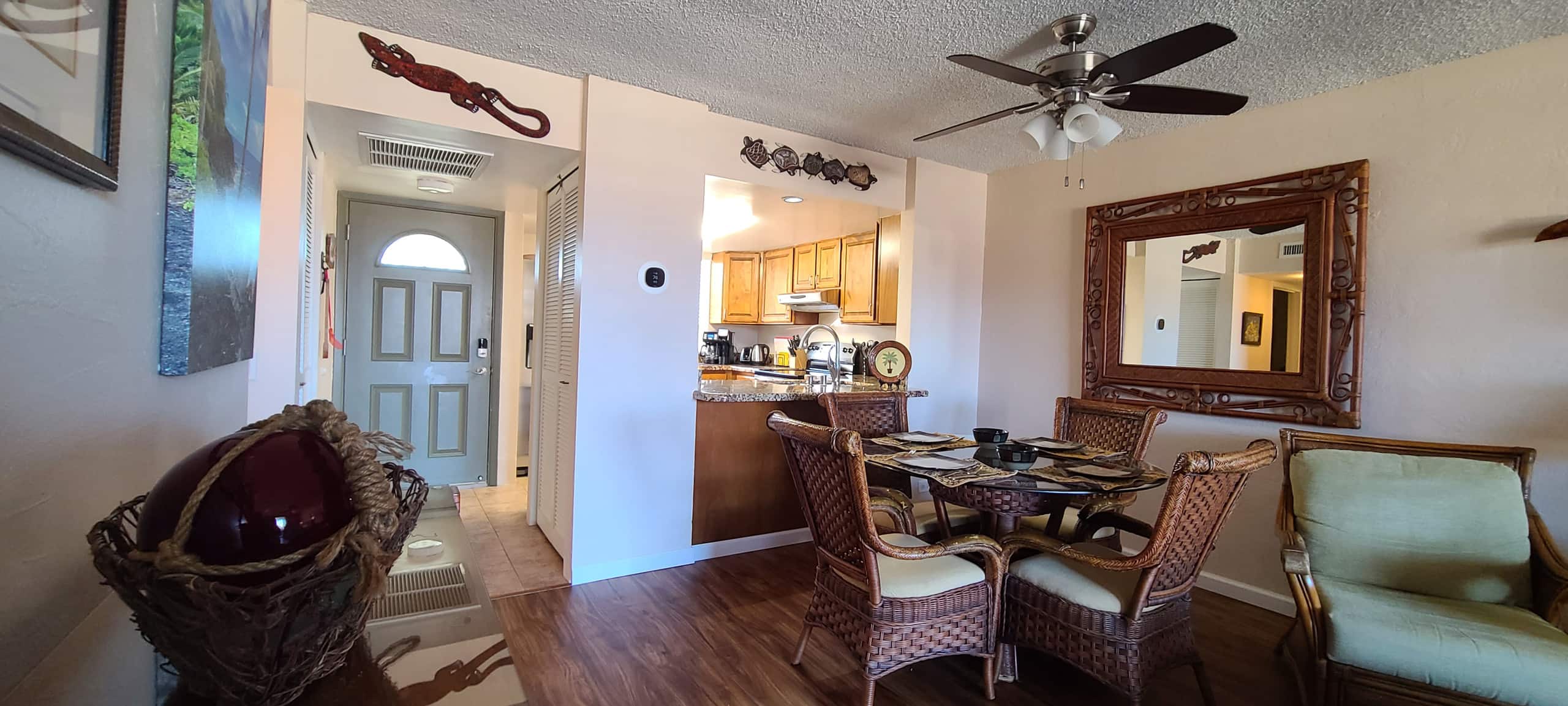 Condo in Kailua-Kona · ★4.94 · 2 bedrooms · 5 beds · 2 private baths - Image 14