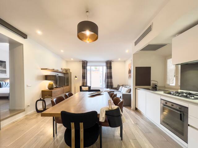Spanish Steps Luxury Apartment in Spanish Square gallery image 3