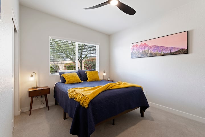 Bedroom 4 - Queen Bed