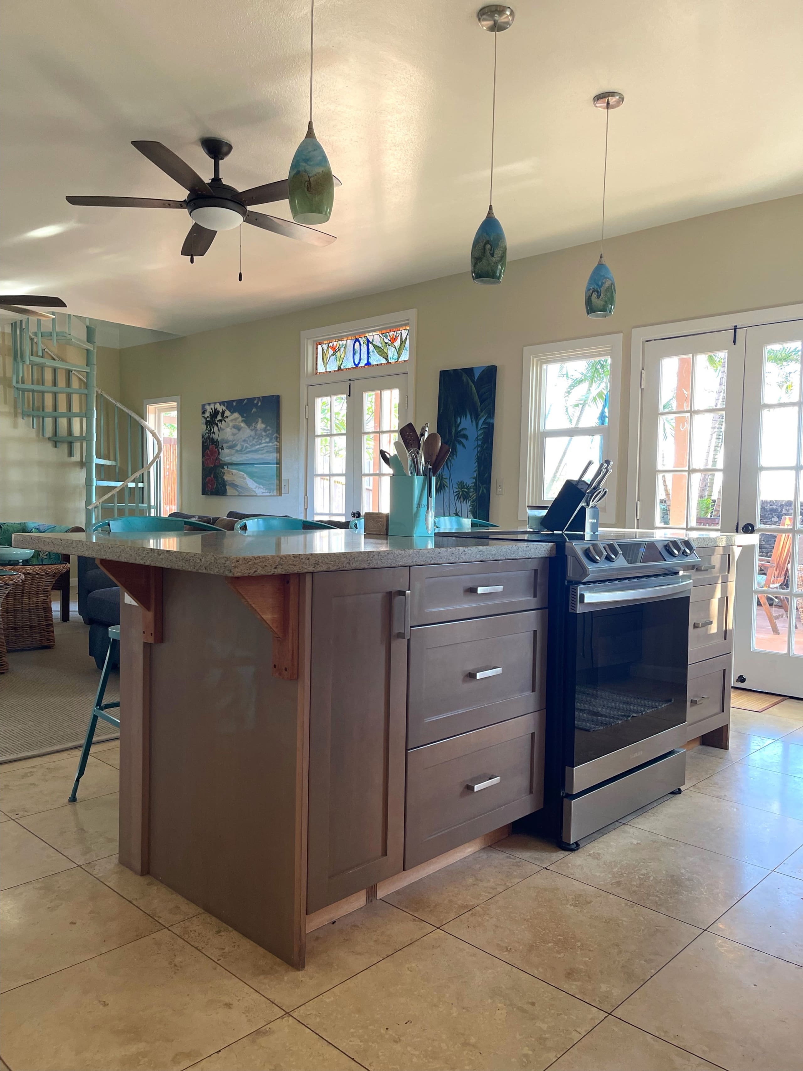 Home in Lahaina · ★4.91 · 4 bedrooms · 4 beds · 2 baths - Image 13