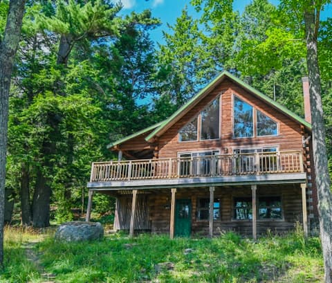 Stunning waterfront Lucerne views, private dock