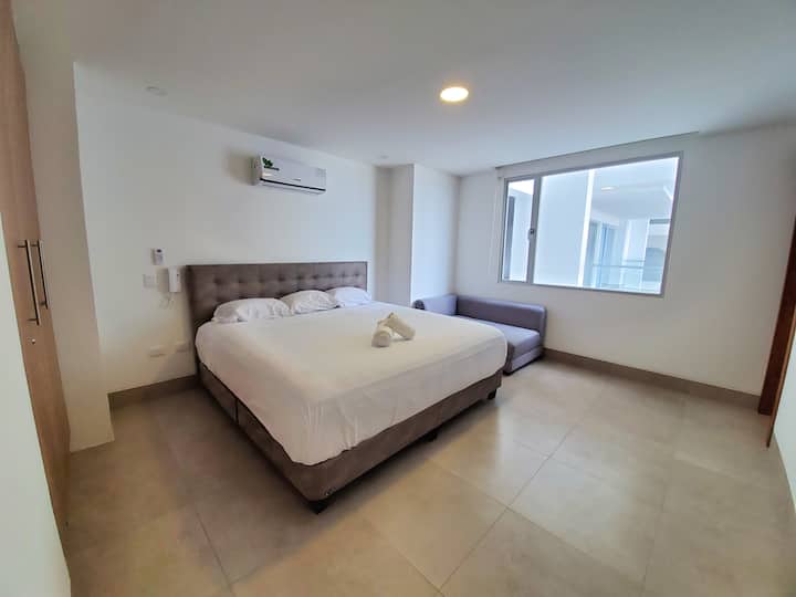 ห้องใหญ่เตียง 3 ที่นั่ง วิวทะเลที่สวยงาม