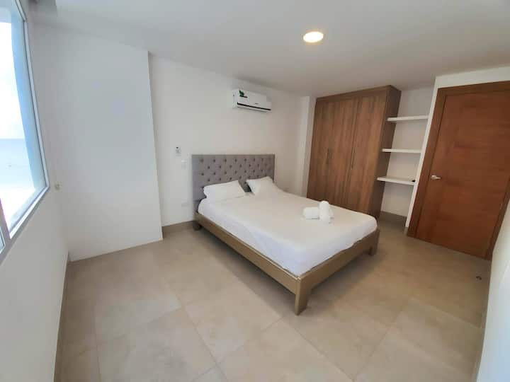 ห้อง #2 พร้อมเตียงควีนไซส์ (2 Plazas y media)