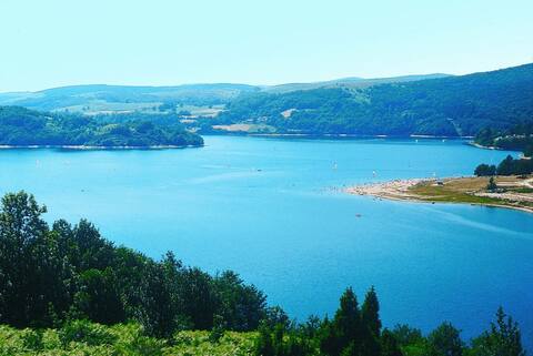 Fully equipped mobile home in **** campsite with lake view